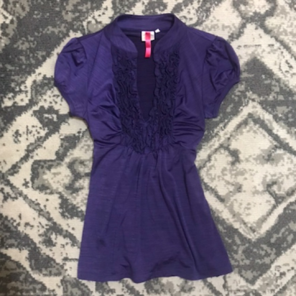 Ruffle DEEP V top with cap sleeves Silky feel PLUM